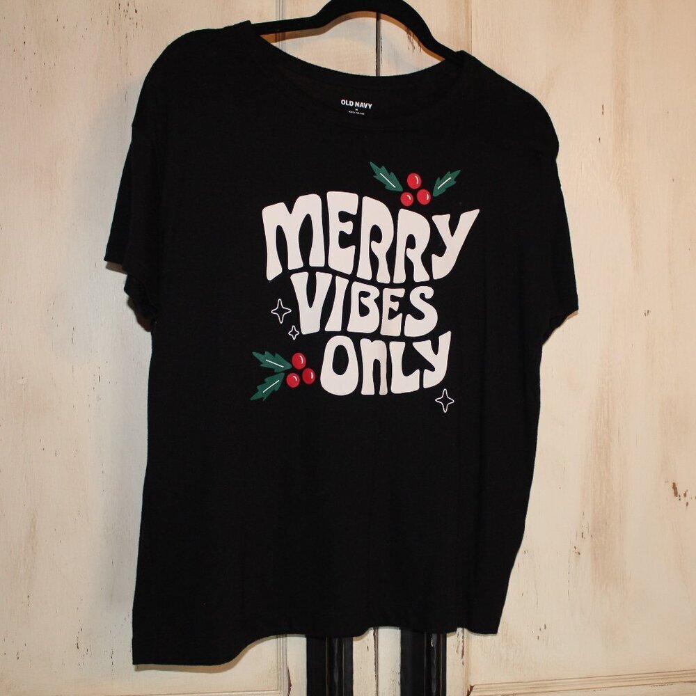 Old Navy "Merry Vibes Only"  black short-sleeve tee Christmas Holiday top‎ M